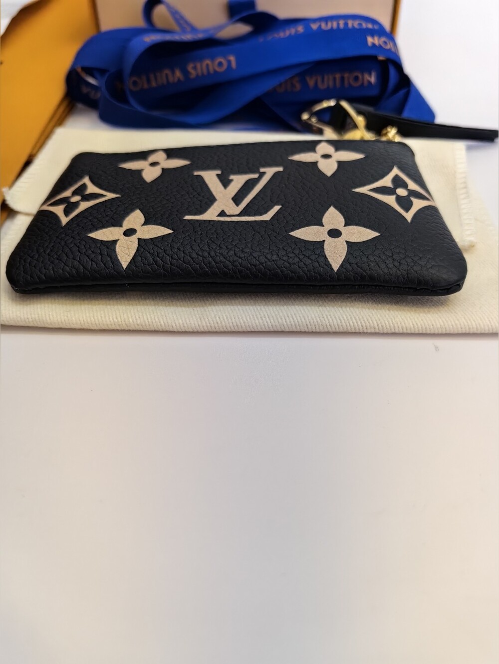 Louis Vuitton Black Leather Monogram Card Pouch with Beige Motifs - Picture 5 of 12
